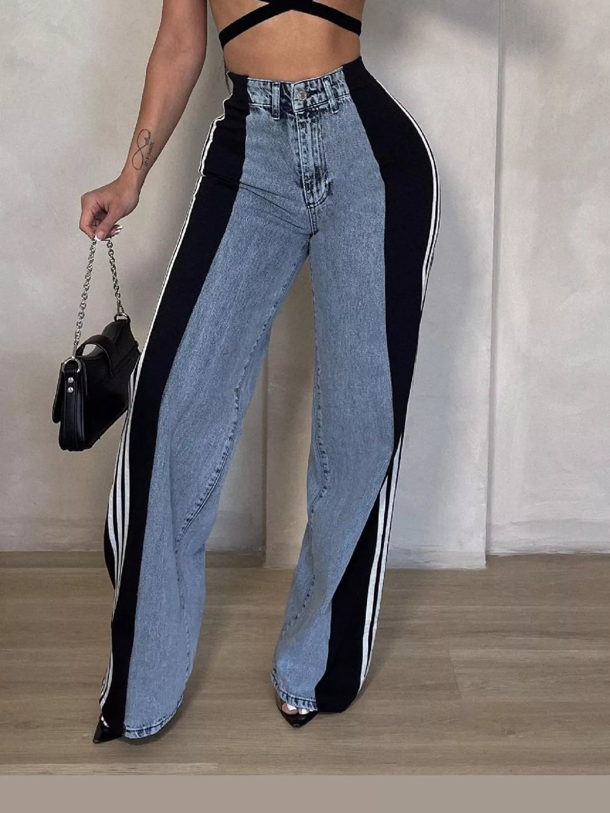 Zoe Side-Stripe Wide-Leg Jeans in Black, on model