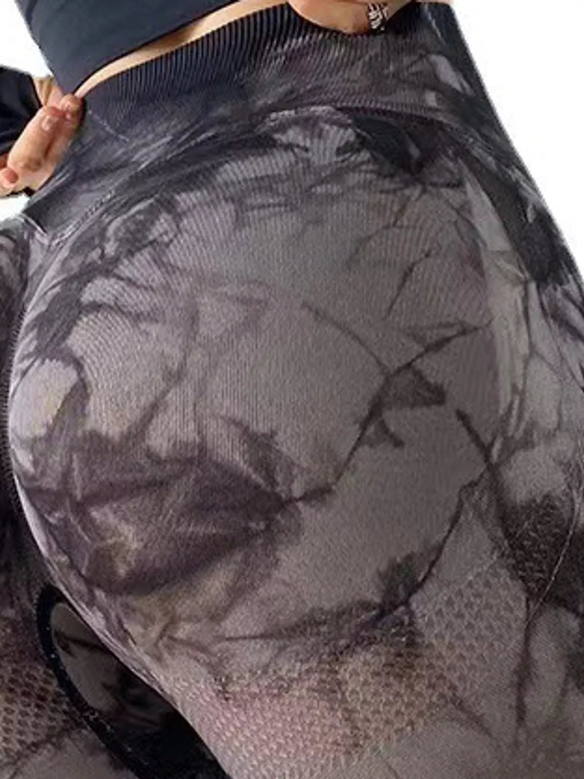 Rowan Tie-Dye Seamless Active Leggings in Gray, close-up detail